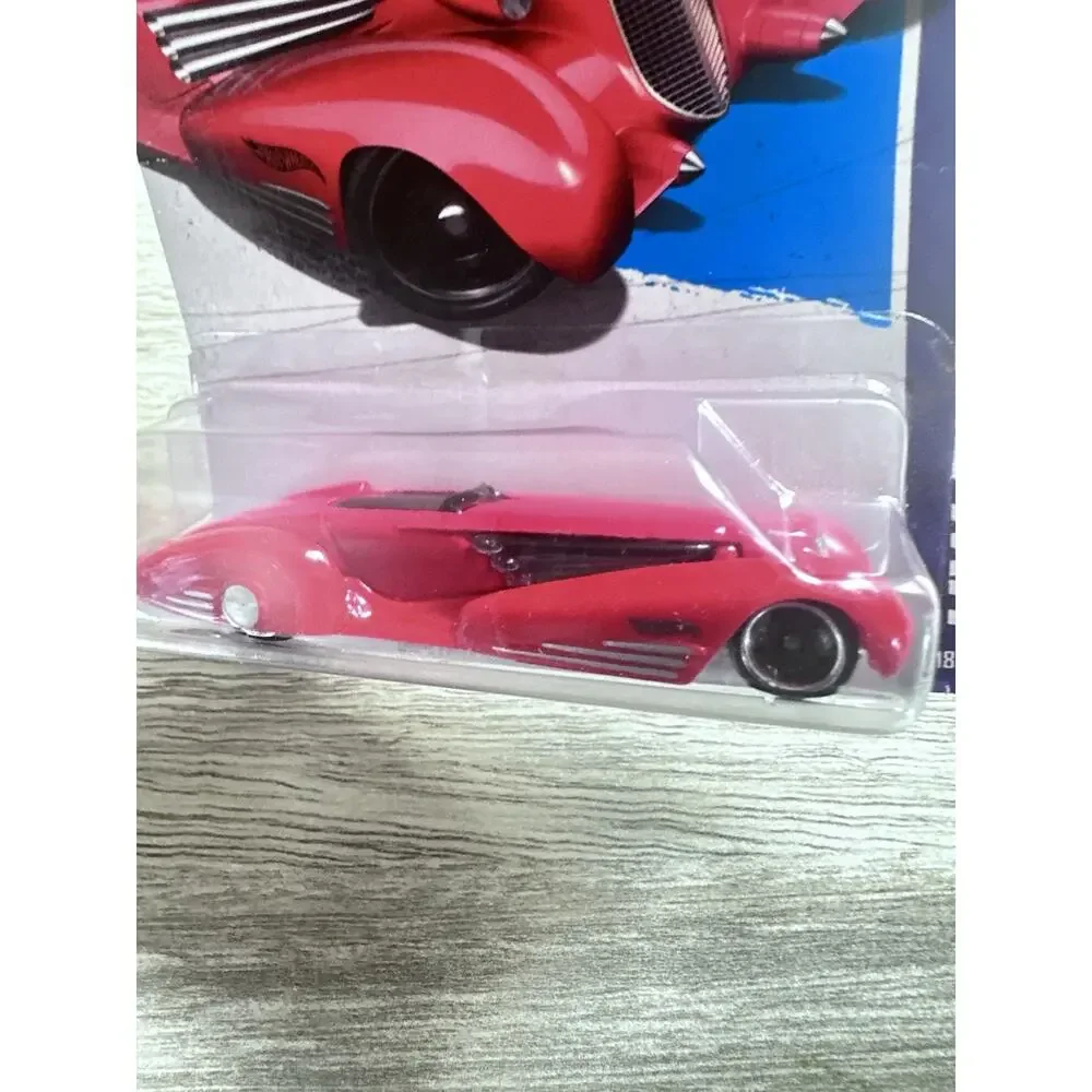 Hot Wheels HW Showroom Custom Cadillac Fleetwood 185/250 Red New H76